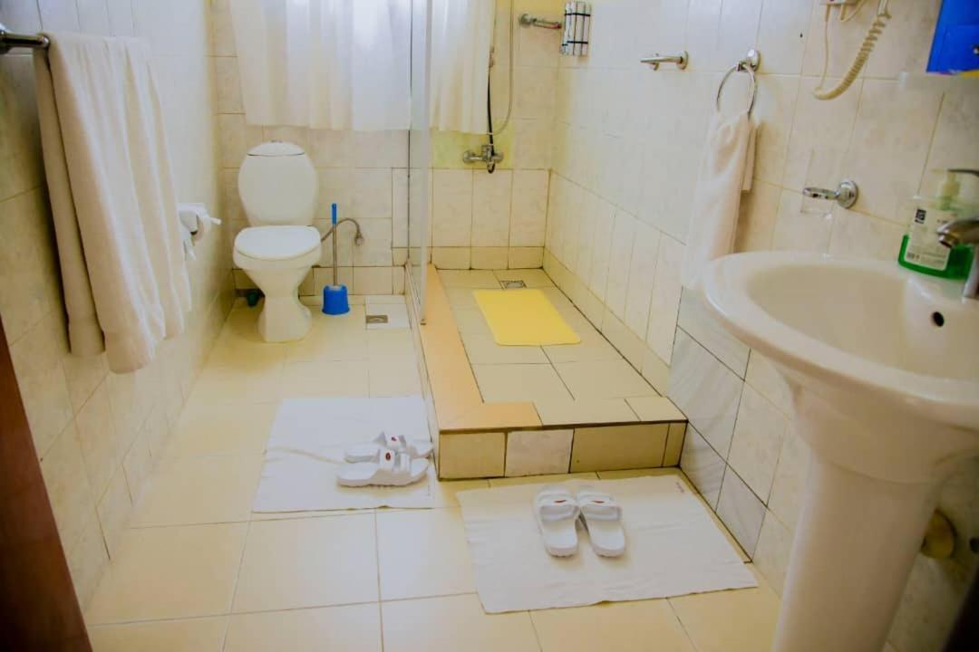 One Click Hotel キガリ エクステリア 写真